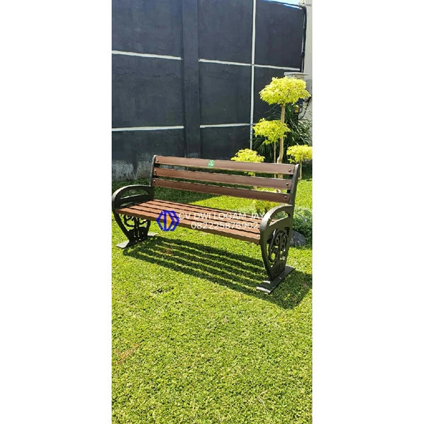 Malioboro Jogja Iron Garden Chair